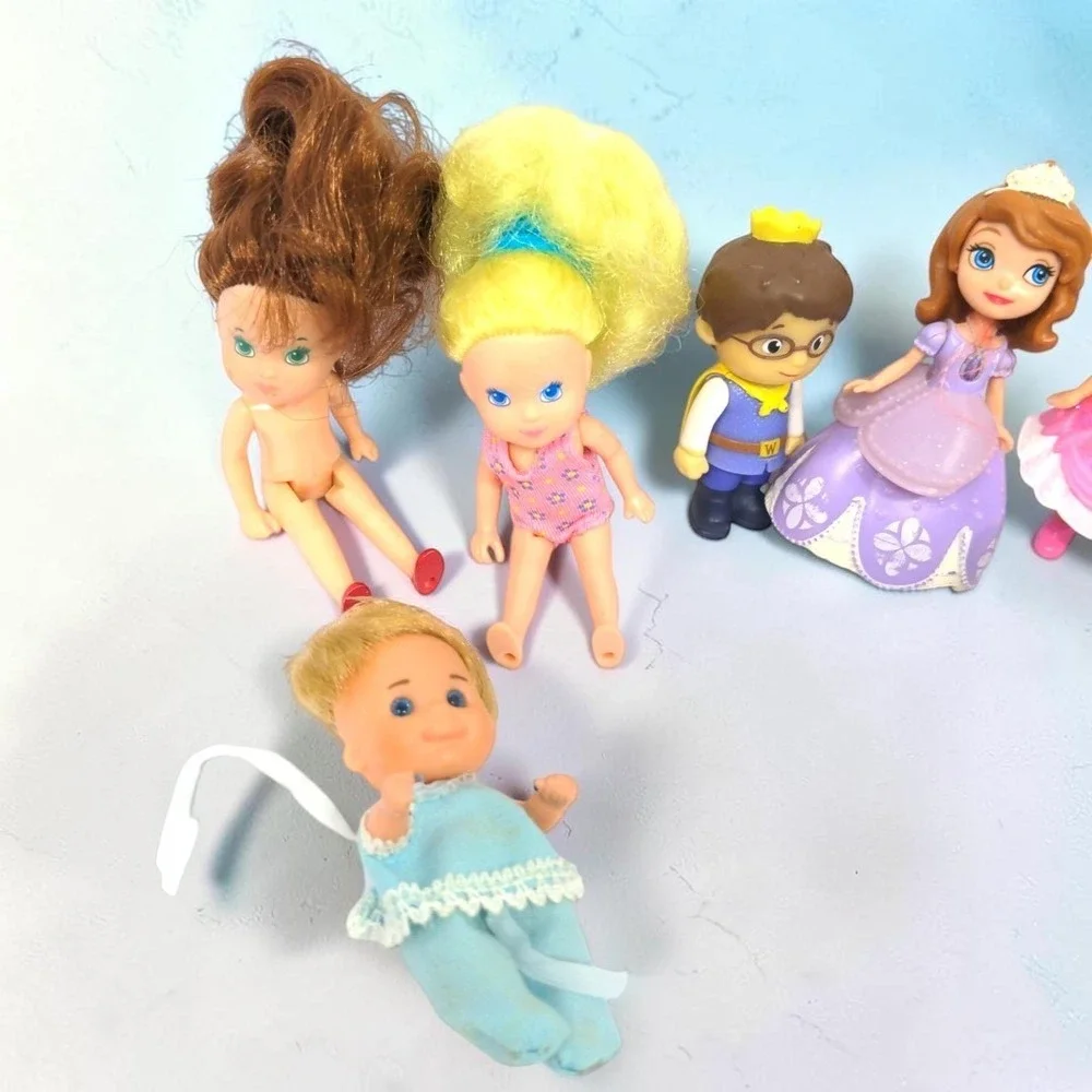 VTG 80's-2000's Mixed Mini Toy Figure Lot 7pc Sofia Princesses Toddlers 2-5